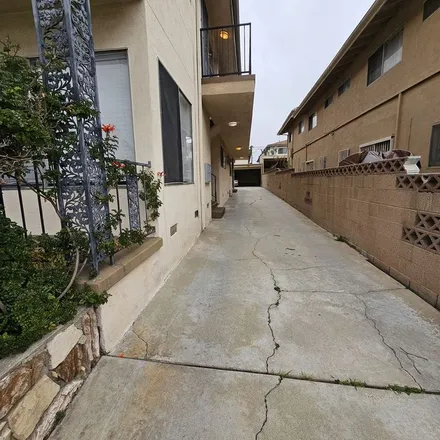 Image 6 - 11740 Birch Avenue, Hawthorne, CA 90250, USA - Apartment for rent