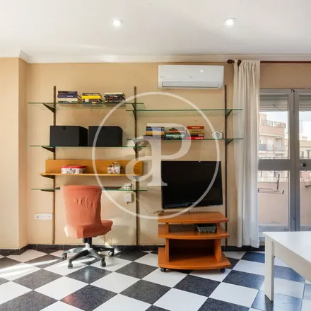 Image 8 - Carrer d'Ontinyent, 6, 46008 Valencia, Spain - Apartment for rent