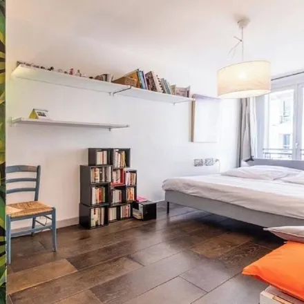 Rent this 4 bed apartment on Paris in Rue de Paris, 97400 Saint-Denis