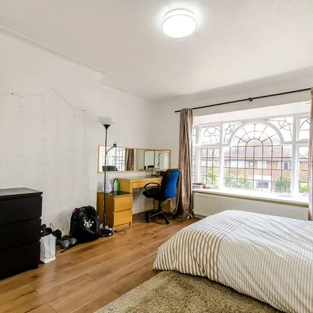 Rent this 4 bed apartment on Robin Hood Lane in London, SW15 3PX