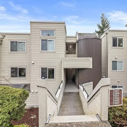 Buy this 2 bed condo on 153rd Court Northeast in Redmond, WA 98052