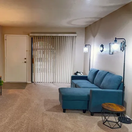 Image 2 - Planned Parenthood, West Eugie Avenue, Glendale, AZ 85306, USA - Apartment for rent