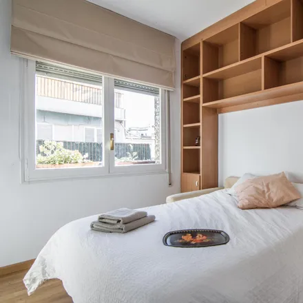 Rent this 4 bed room on Carrer de Saragossa in 43, 08006 Barcelona