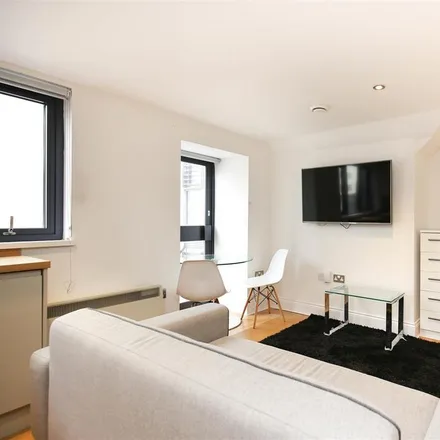 Image 7 - Albatross Hostel, 51 Grainger Street, Newcastle upon Tyne, NE1 5JE, United Kingdom - Apartment for rent