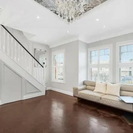 Rent this 4 bed room on Eaton House the Manor in 58 Clapham Common North Side, London