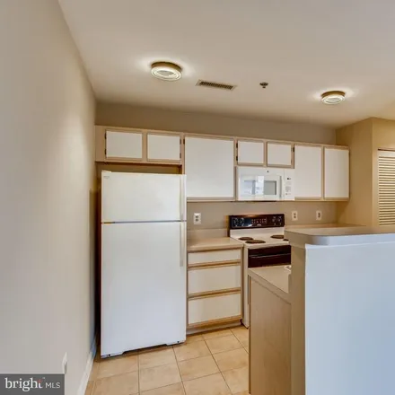 Image 4 - Lighthouse Landing, 2702 Lighthouse Lane, Baltimore, MD 21224, USA - Condo for sale