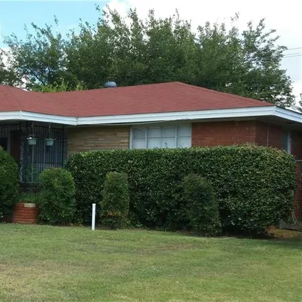 Buy this 3 bed house on 2637 Southwest 52nd Street in Oklahoma City, OK 73119