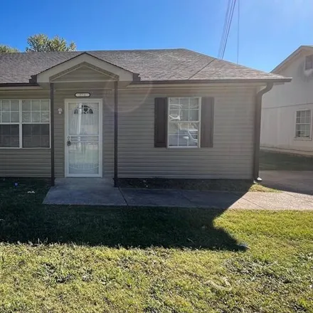 Rent this 3 bed house on 772 N McLemore St in Brownsville, Tennessee