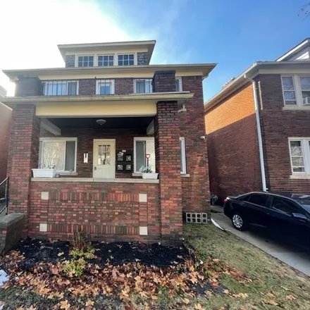 Rent this 2 bed house on Trombly Elementary School in 820 Beaconsfield Avenue, Grosse Pointe Park