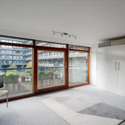Rent this studio apartment on Bryer Court in Bridgewater Square, Barbican