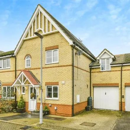 Buy this 3 bed duplex on Neagh Close in North Hertfordshire, SG1 6AN