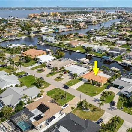 Image 3 - 1734 Southeast 39th Street, Cape Coral, FL 33904, USA - House for sale