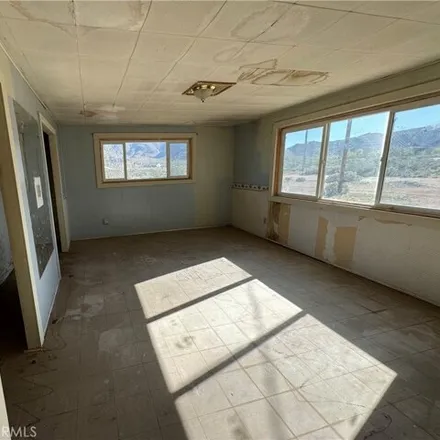 Image 2 - 12627 Waverly Ave, Lucerne Valley, California, 92356 - House for sale