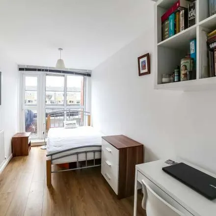 Image 3 - Candy Street, London, E3 2JW, United Kingdom - Apartment for rent