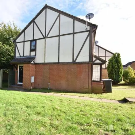 Image 1 - Perrymead, Luton, LU2 8UF, United Kingdom - House for rent