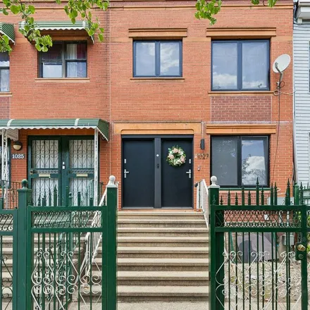 Image 2 - 47 Malcolm X Boulevard, New York, NY 11221, USA - Townhouse for rent