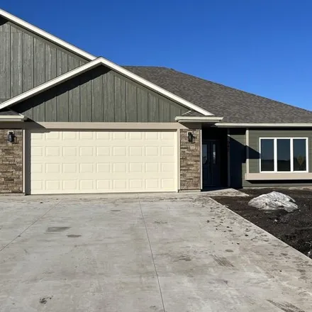 Image 1 - 159 11th Street Northeast, Sioux Center, IA 51250, USA - Condo for sale