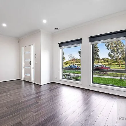 Rent this 4 bed townhouse on 22 Mossfield Rise in Epping VIC 3076, Australia