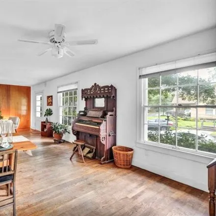 Image 7 - 2803 French Place, Austin, TX 78722, USA - House for sale