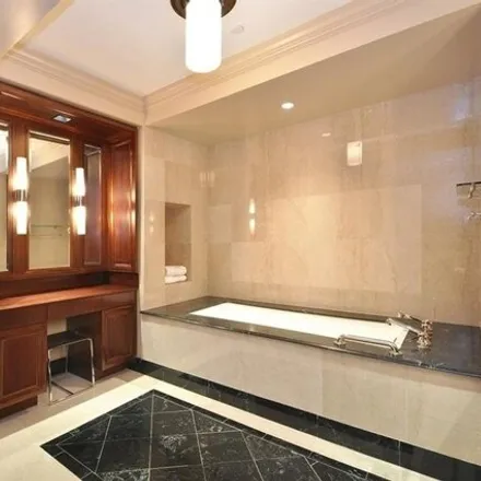 Image 4 - 55 Wall St Apt 828, New York, 10005 - Condo for rent