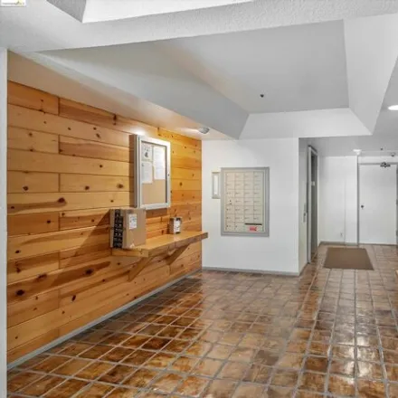 Image 4 - 655 Chetwood St Apt 401, Oakland, California, 94610 - Condo for sale