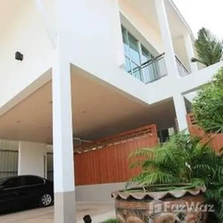 Rent this 4 bed apartment on unnamed road in Khlong Toei District, 10110