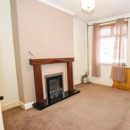 Image 2 - Clifton Street, Newcastle-under-Lyme, ST5 0TR, United Kingdom - Townhouse for rent