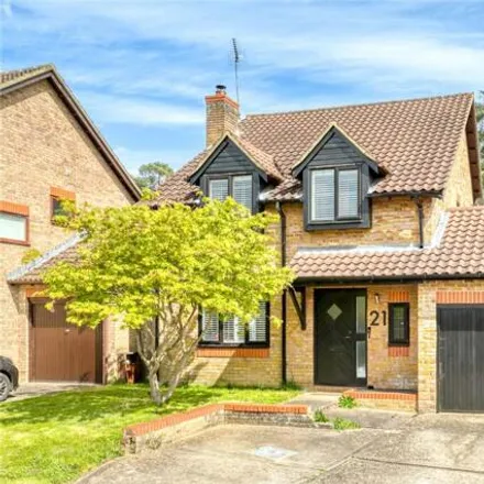 Buy this 4 bed house on Sandford Down in Bracknell Forest, RG12 9YS