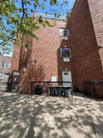 Image 1 - 49-13 106th Street, New York, NY 11368, USA - House for sale