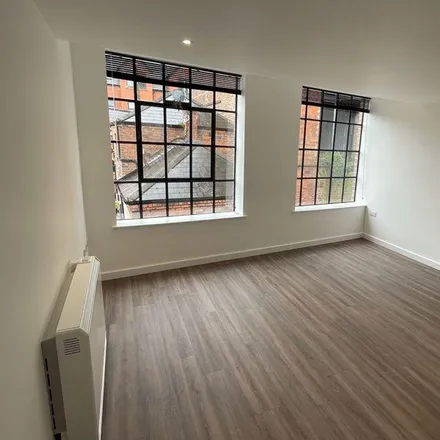 Image 2 - Manhattans, 5 Clifford Street, Long Eaton, NG10 1ED, United Kingdom - Apartment for rent