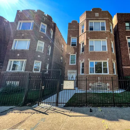 Buy this 6 bed duplex on 8114 South Ellis Avenue in Chicago, IL 60619