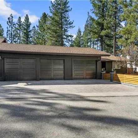 Image 2 - 425 Belmont Drive, Big Bear City, CA 92314, USA - House for sale