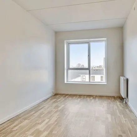 Rent this 3 bed apartment on Møllevangen 1 in 2610 Rødovre, Denmark