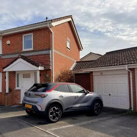 Buy this 3 bed house on Dandelion Close in Gosport, PO13 0DY
