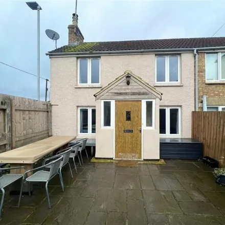 Rent this 2 bed duplex on Witts Lane in Station Road, Purton