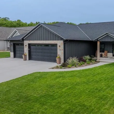 Buy this 5 bed house on 1842 Dallas Road in Ledgeview, WI 54115