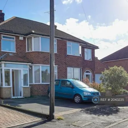 Rent this 5 bed duplex on Crowhurst Drive in Braunstone Town, LE3 2UT