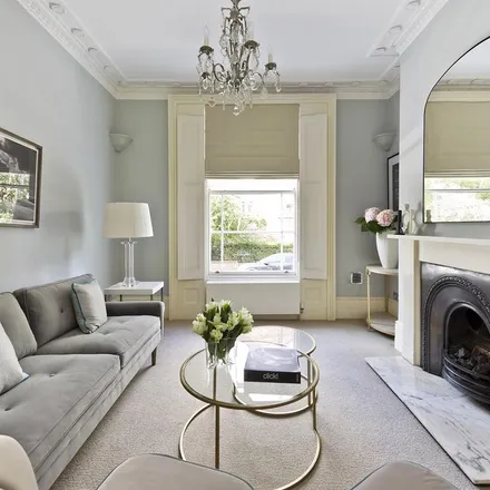 Rent this 4 bed house on 19 Denbigh Terrace in London, W11 2QJ