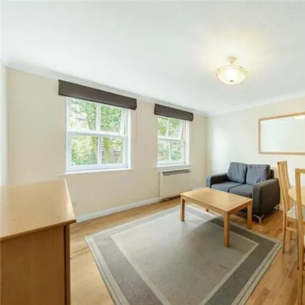 Rent this 1 bed room on Alfred Close in London, W4 5UW
