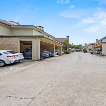 Buy this 2 bed condo on 2630 Custer Parkway in Richardson, TX 75080