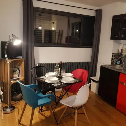 Rent this 2 bed apartment on 5 Allée de l'Oeil Écoute in 80000 Amiens, France