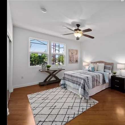 Image 4 - 5703 Laurel Canyon Boulevard, Unit 205 - Condo for rent