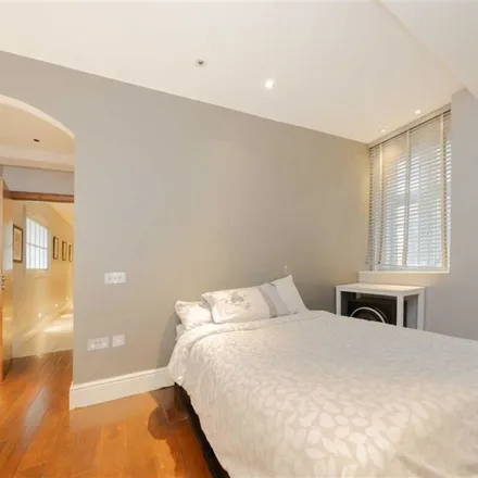 Image 2 - Crompton Court, 276 Brompton Road, London, SW3 2DY, United Kingdom - Apartment for rent