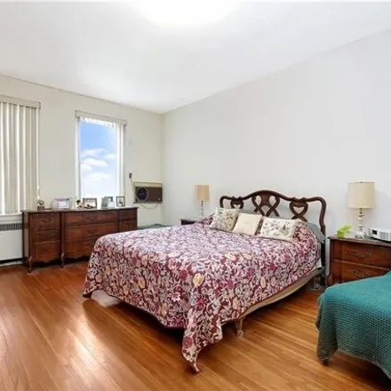 Image 9 - 8701 Shore Road, New York, NY 11209, USA - Apartment for sale