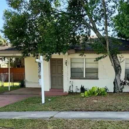 Buy this 2 bed house on 2716 West Cypress Street in Tampa, FL 33609