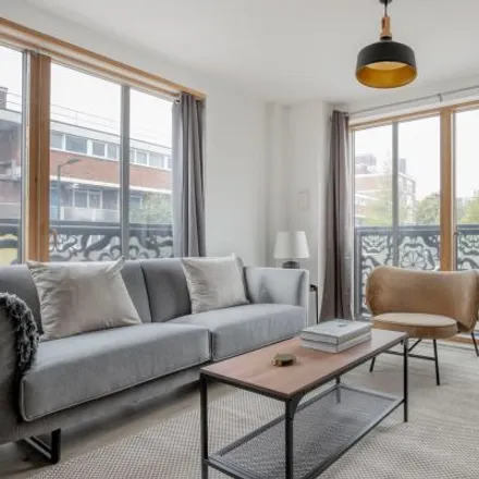 Rent this 3 bed apartment on Buckland Street in London, N1 6TY