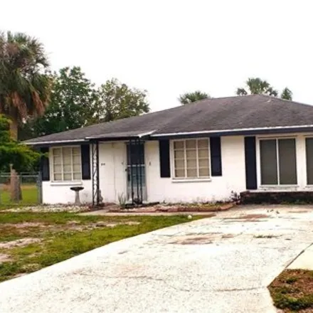 Buy this 3 bed house on 824 37th Avenue Drive East in West Samoset, South Bradenton