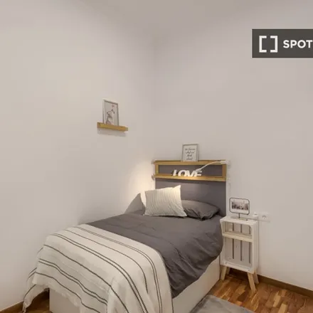Rent this 9 bed room on Carrer de Ferran Valls i Taberner in 08001 Barcelona, Spain