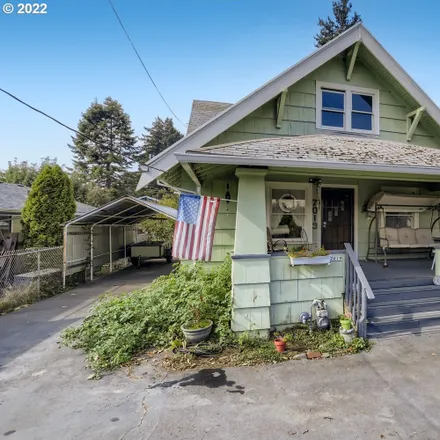 Buy this 2 bed house on 7019 Southeast 92nd Avenue in Portland, OR 97266