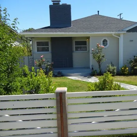 Image 7 - 2108 West 97th Street, Los Angeles, CA 90047, USA - House for sale